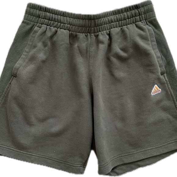 Adidas Green 100% Cotton Athletic Shorts with Relaxed Fit - Picture 1 of 1
